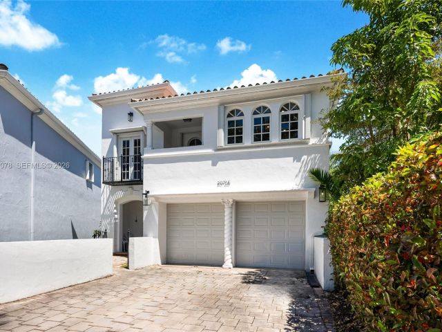 Продажа дома по адресу 20765 NE 32nd Ave - фото 7529478