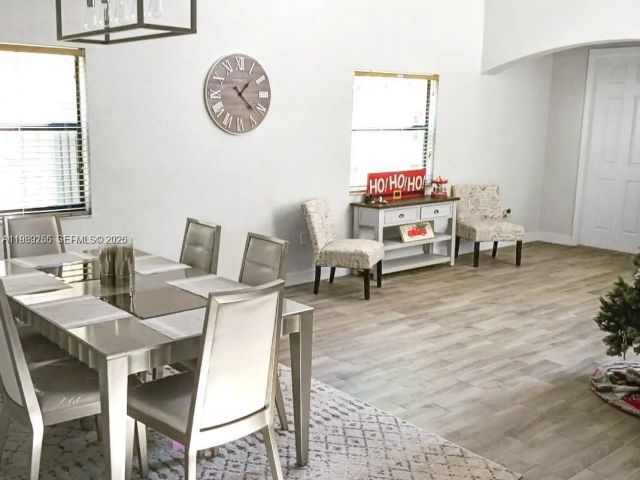 Дом в аренду по адресу 11239 SW 243rd Ter 0 - фото 7526328