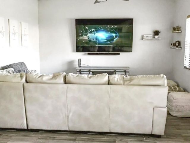 Дом в аренду по адресу 11239 SW 243rd Ter 0 - фото 7526329