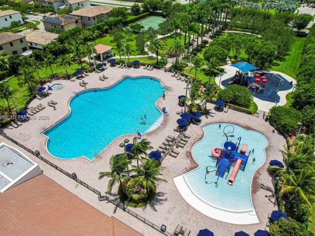 Дом в аренду по адресу 11239 SW 243rd Ter 0 - фото 7526337