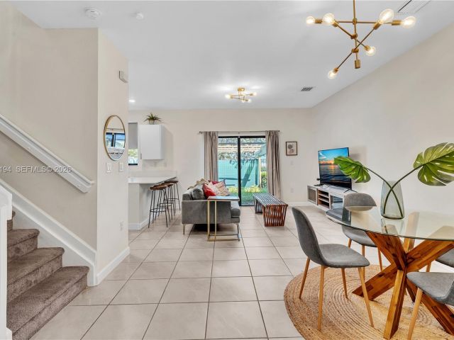 Дом в аренду по адресу 20433 NW 4th Ct - фото 7526564