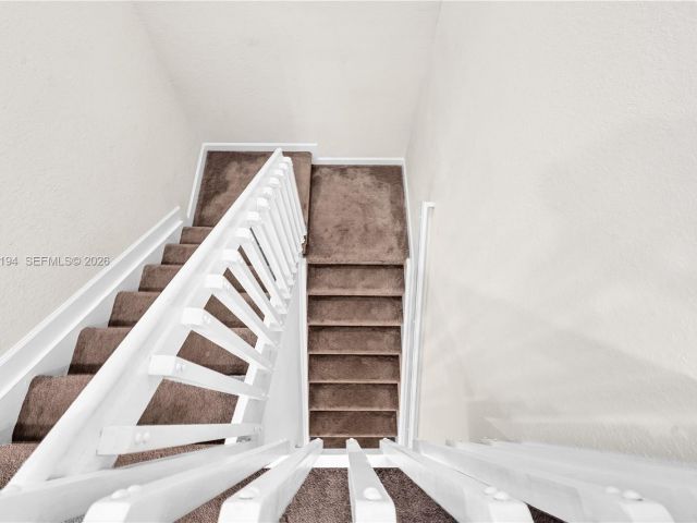 Дом в аренду по адресу 20433 NW 4th Ct - фото 7526575