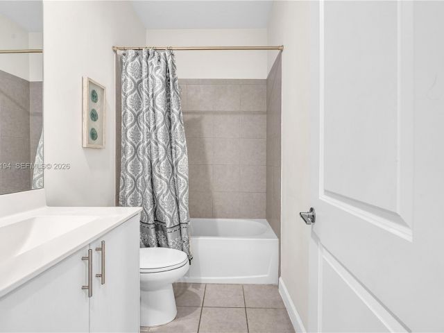 Дом в аренду по адресу 20433 NW 4th Ct - фото 7526579