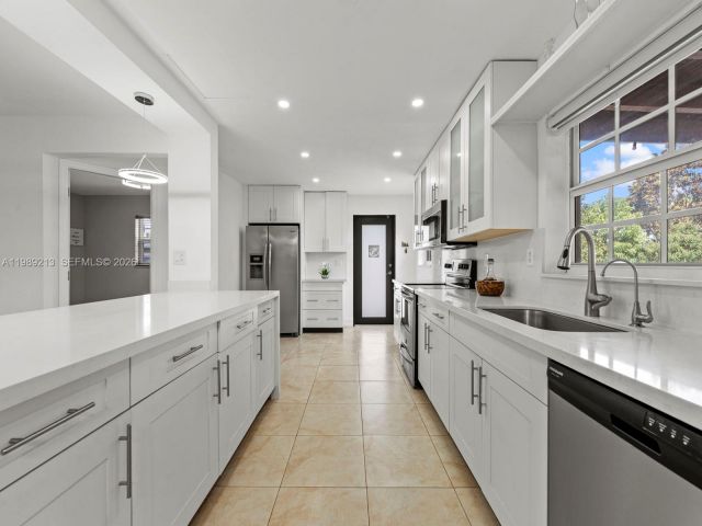 Продажа дома по адресу 3605 SW 122nd Pl - фото 7526382