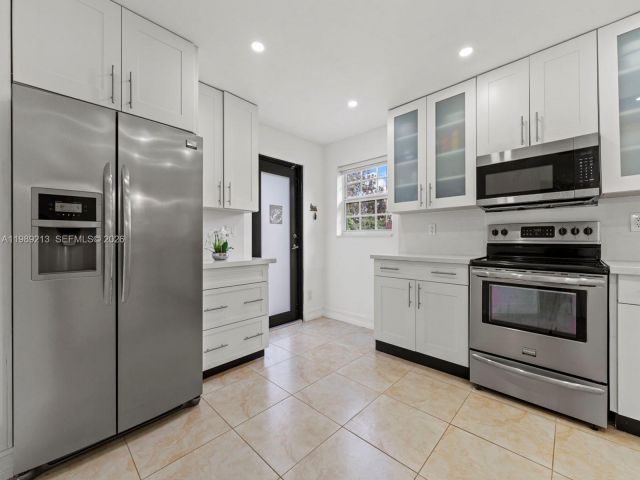 Продажа дома по адресу 3605 SW 122nd Pl - фото 7526385