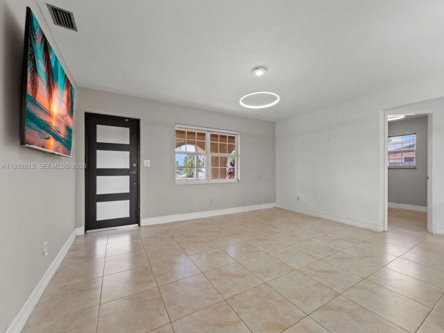 Продажа дома по адресу 3605 SW 122nd Pl - фото 7526390