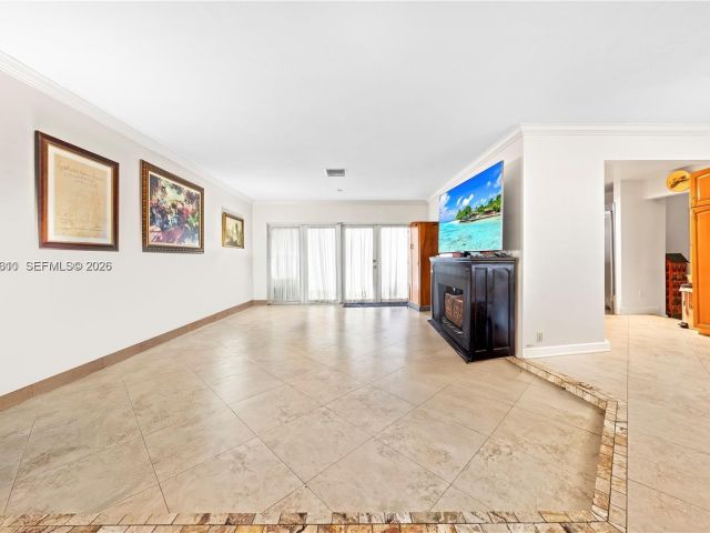 Продажа дома по адресу 10330 SW 103rd Ct - фото 7525404