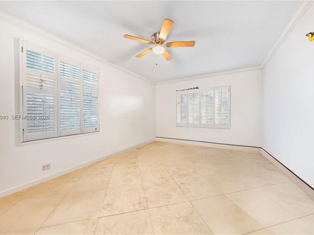 Продажа дома по адресу 10330 SW 103rd Ct - фото 7525408