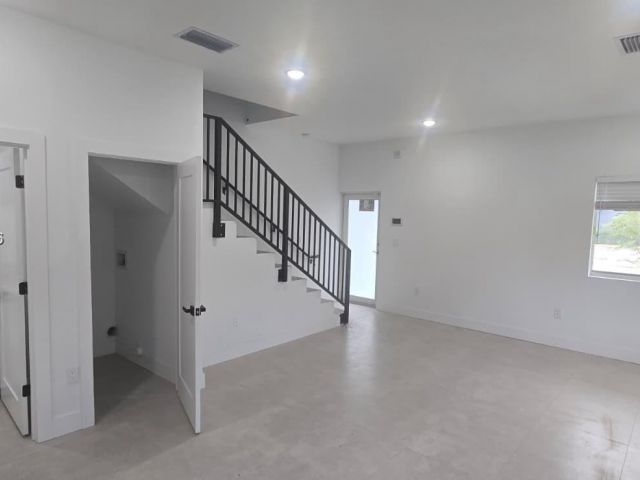 Продажа дома по адресу 141 NW 11th St - фото 7526551