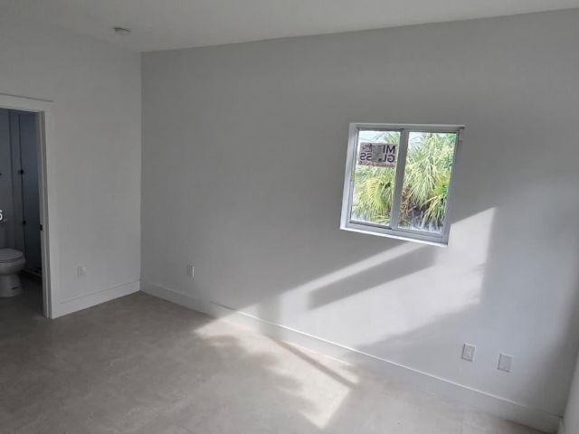 Продажа дома по адресу 141 NW 11th St - фото 7526554