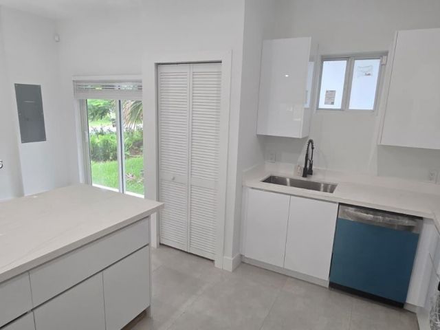 Продажа дома по адресу 141 NW 11th St - фото 7526557