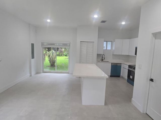 Продажа дома по адресу 141 NW 11th St - фото 7526558