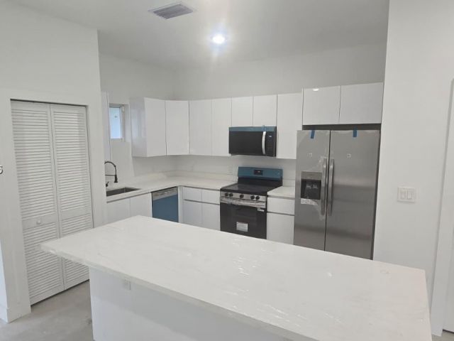 Продажа дома по адресу 141 NW 11th St - фото 7526560