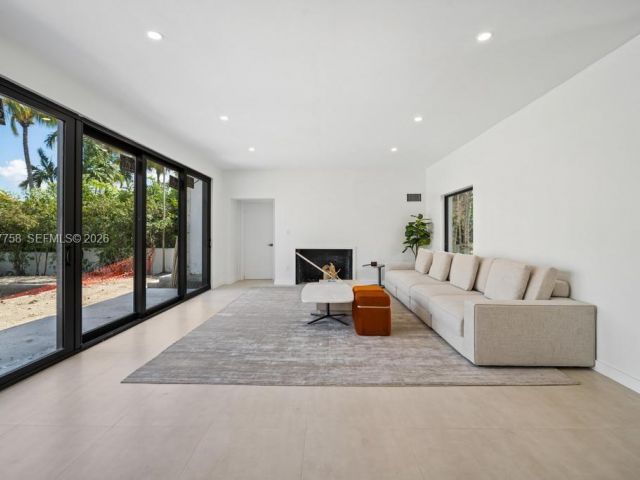 Дом в аренду по адресу 5661 Pine Tree Dr 0 - фото 7526490