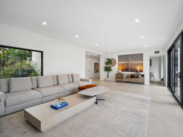 Дом в аренду по адресу 5661 Pine Tree Dr 0 - фото 7526492