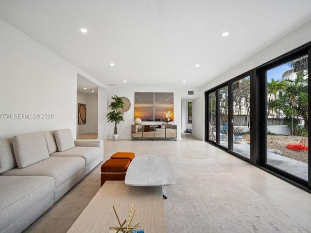 Дом в аренду по адресу 5661 Pine Tree Dr 0 - фото 7526493