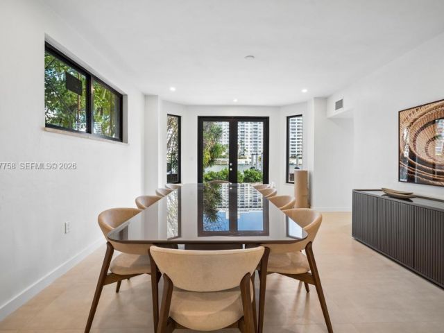 Дом в аренду по адресу 5661 Pine Tree Dr 0 - фото 7526494