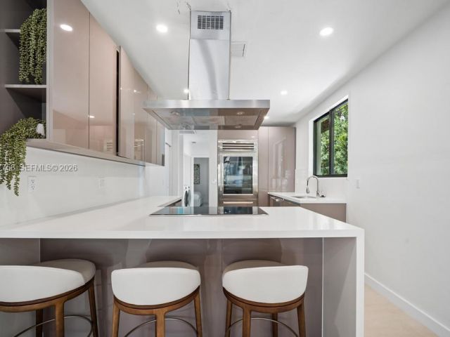 Дом в аренду по адресу 5661 Pine Tree Dr 0 - фото 7526497