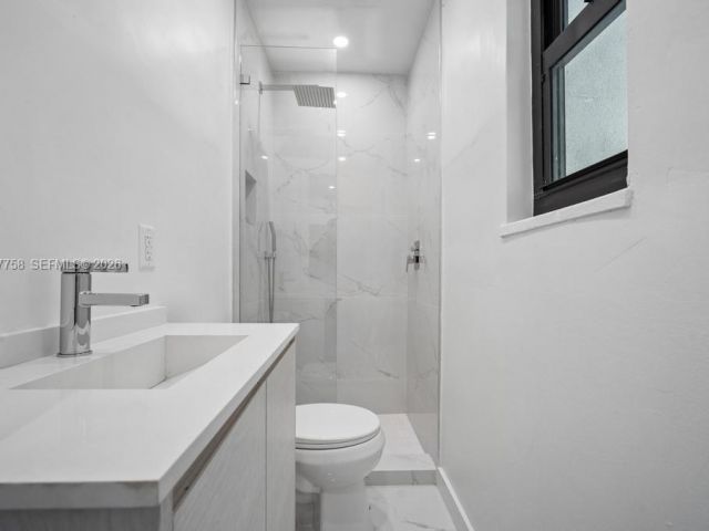 Дом в аренду по адресу 5661 Pine Tree Dr 0 - фото 7526502