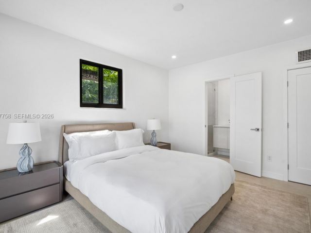 Дом в аренду по адресу 5661 Pine Tree Dr 0 - фото 7526505