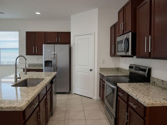 Дом в аренду по адресу 27440 SW 135th Ave Rd 27440 - фото 7526357