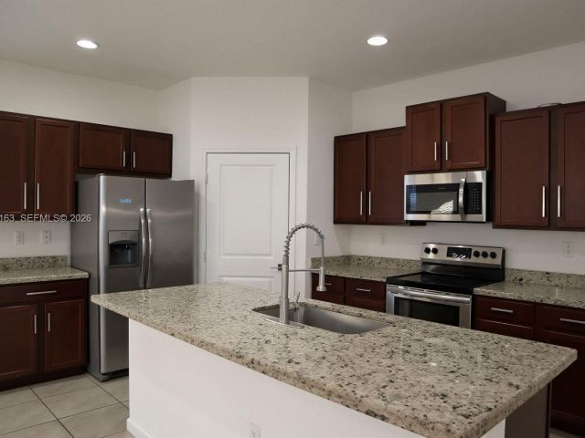 Дом в аренду по адресу 27440 SW 135th Ave Rd 27440 - фото 7526358