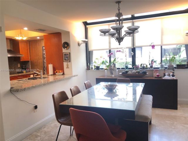 Дом в аренду по адресу 3027 NE 183rd Ln 27 - фото 7526531