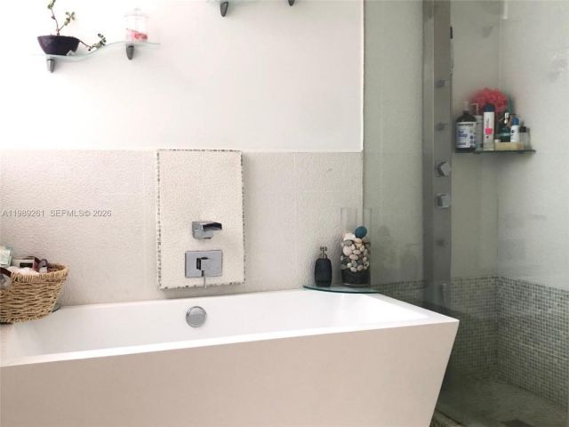 Дом в аренду по адресу 3027 NE 183rd Ln 27 - фото 7526543