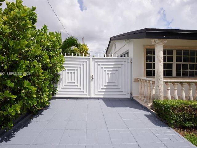 Продажа дома по адресу 12293 SW 28th Ter - фото 7526430