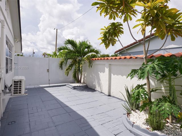 Продажа дома по адресу 12293 SW 28th Ter - фото 7526431