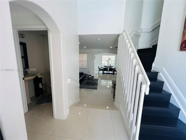 Дом в аренду по адресу 10963 NW 87th Ln 10963 - фото 7526242