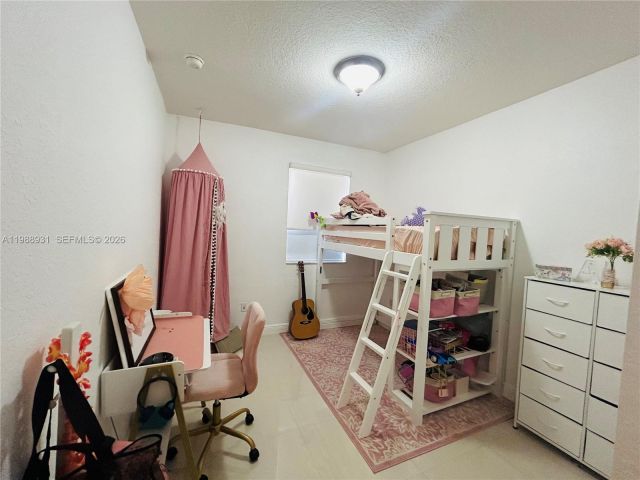 Дом в аренду по адресу 10963 NW 87th Ln 10963 - фото 7526253