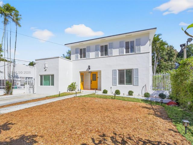 Продажа дома по адресу 2431 SW 4th St - фото 7526891