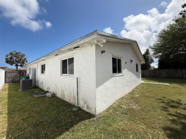 Продажа дома по адресу 17424 SW 108th Ct - фото 7526945