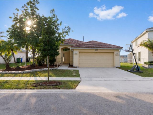 Дом в аренду по адресу 1886 NW 145th Ter - фото 7526813