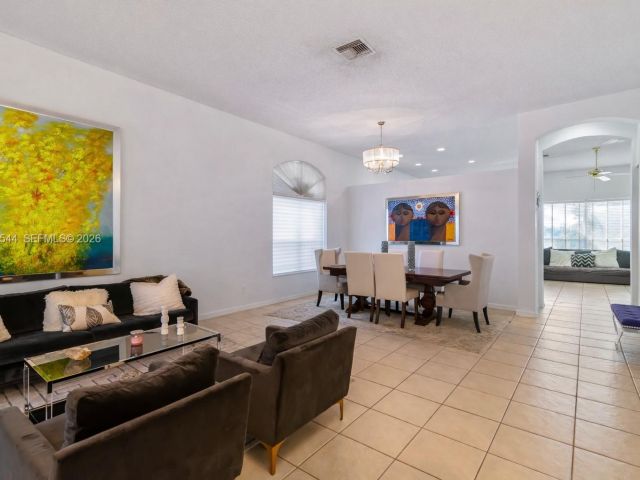 Дом в аренду по адресу 1886 NW 145th Ter - фото 7526814