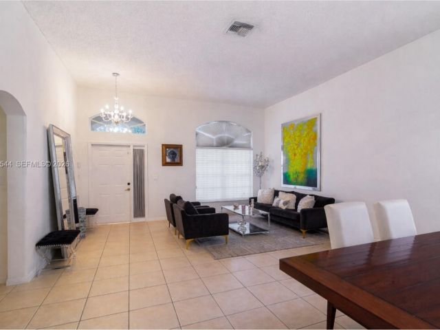 Дом в аренду по адресу 1886 NW 145th Ter - фото 7526818