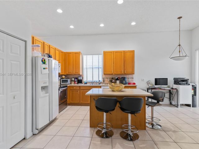 Дом в аренду по адресу 1886 NW 145th Ter - фото 7526822