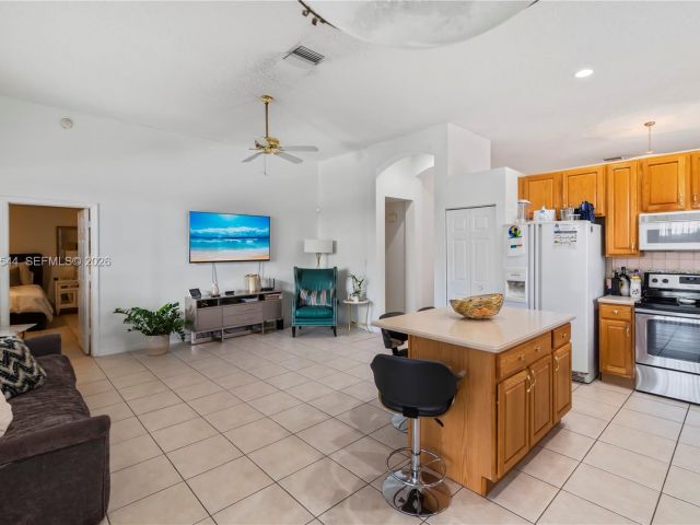 Дом в аренду по адресу 1886 NW 145th Ter - фото 7526825