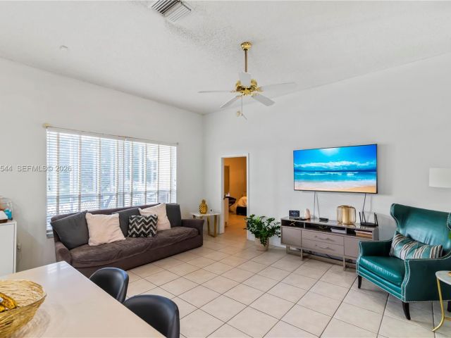 Дом в аренду по адресу 1886 NW 145th Ter - фото 7526827