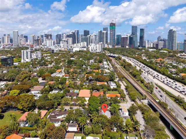 Продажа дома по адресу 120 SW 24th Rd - фото 7526909