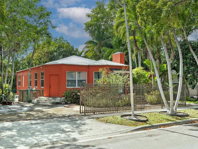 Продажа дома по адресу 120 SW 24th Rd - фото 7526919