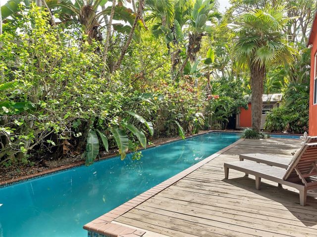 Продажа дома по адресу 120 SW 24th Rd - фото 7526922