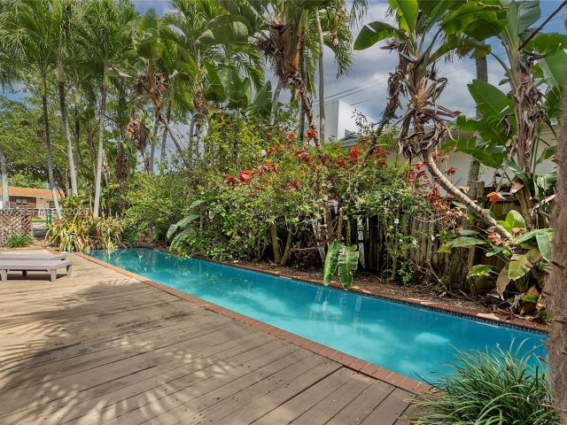 Продажа дома по адресу 120 SW 24th Rd - фото 7526925