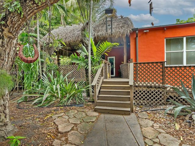 Продажа дома по адресу 120 SW 24th Rd - фото 7526926