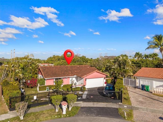 Продажа дома по адресу 4210 SW 134th Ave - фото 7526952