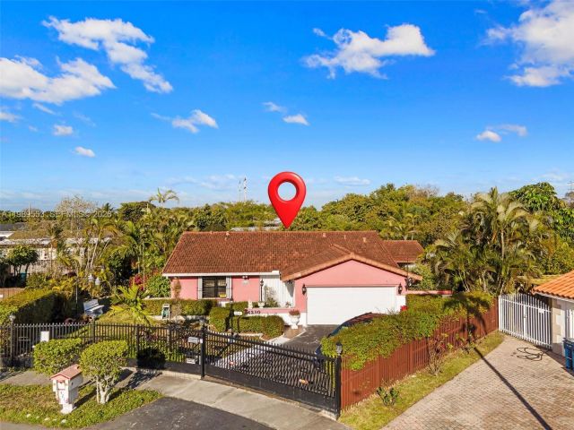 Продажа дома по адресу 4210 SW 134th Ave - фото 7526953