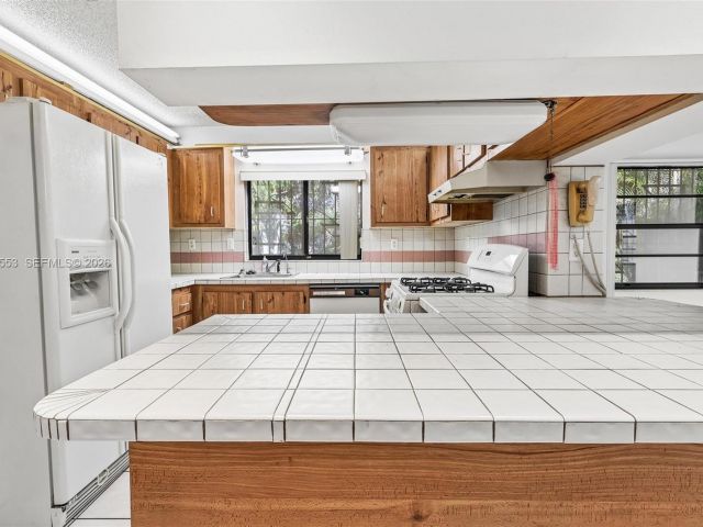 Продажа дома по адресу 4210 SW 134th Ave - фото 7526961