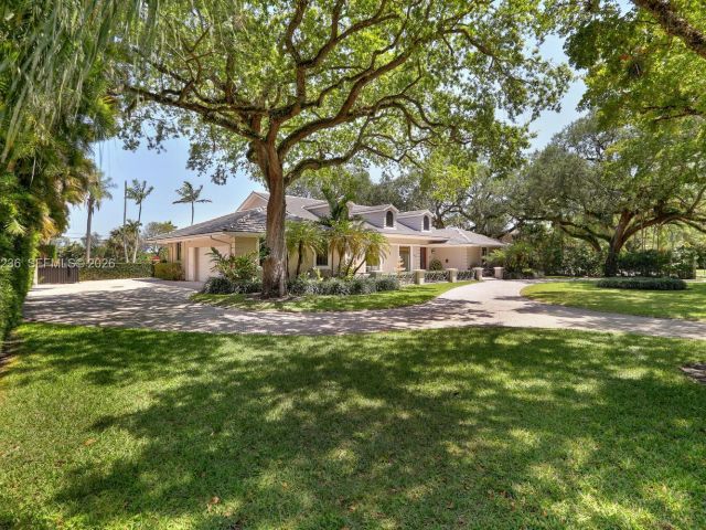 Дом в аренду по адресу 3425 Alhambra Cir - фото 7528228