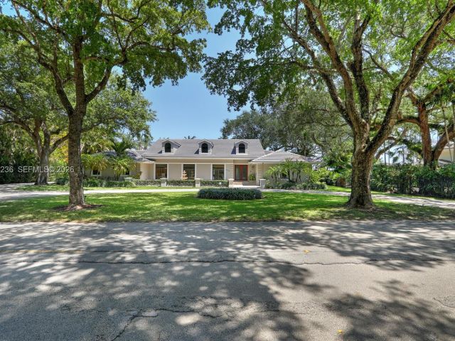 Дом в аренду по адресу 3425 Alhambra Cir - фото 7528230